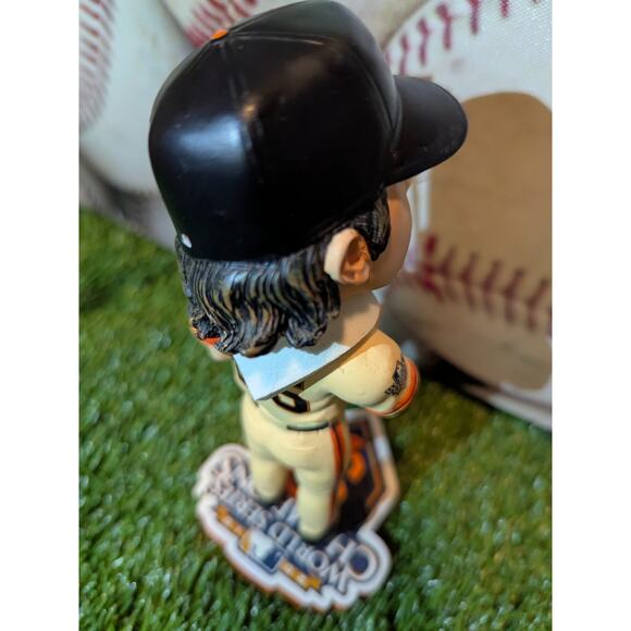 ⚾Tim Lincecum San Francisco Giants Bobblehead 2010 WS Champs Trophy MLB ⚾ - Picture 6 of 15